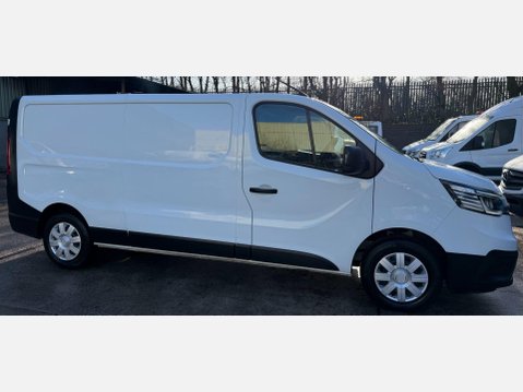 Renault Trafic 2.0 dCi Blue LL30 Business Panel Van 5dr Diesel Manual L2 H1 Euro 6 (s/s) ( 6