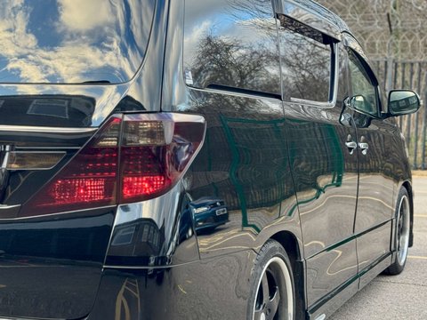 Toyota Alphard GOLDEN EYES II TWIN SUNROOF GRADE 4B WOW 35