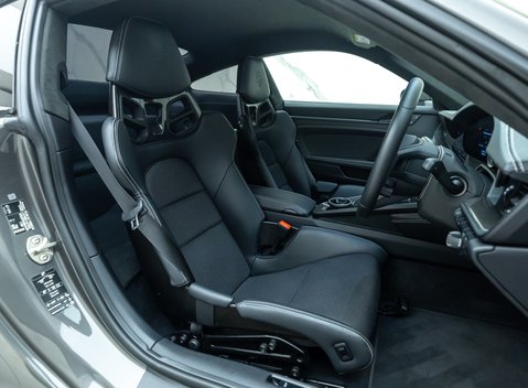 Porsche 911 GT3 TOURING (992) 14