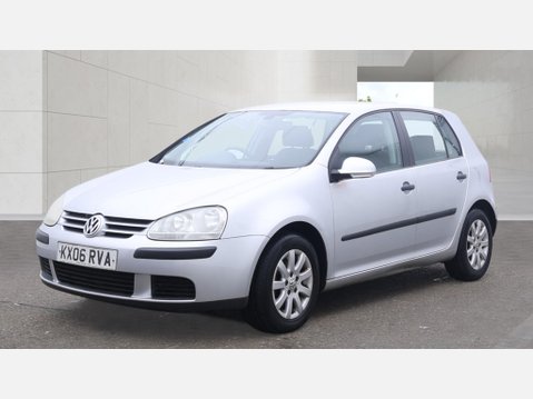 Volkswagen Golf SE 2