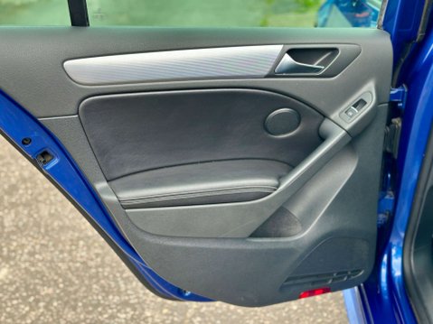 Volkswagen Golf R 2.0 DSG (Wingback) DCC 64