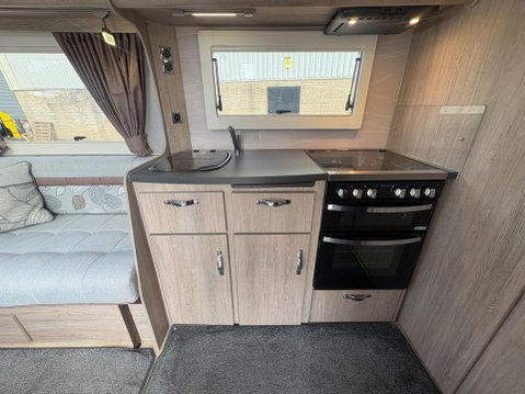 Auto-Sleepers Burford Duo 14