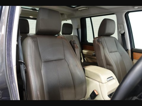 Land Rover Discovery 3.0 SD V6 HSE Auto 4WD Euro 5 (s/s) 5dr 13