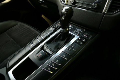 Porsche Macan 3.0 Macan S D Semi-Auto 4WD 5dr 29