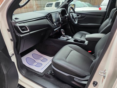 Isuzu D-Max V-CROSS DCB AUTO 14