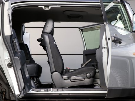 One-off Toyota FJ Cruiser styled exclusively by Seeker UK 3