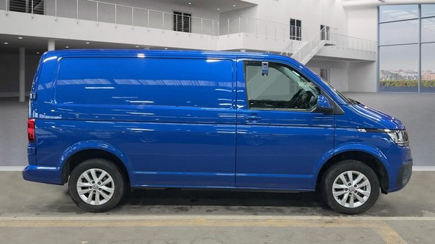 Volkswagen Transporter AUTO SWB L1H1 Low Roof Highline T28 Air 42