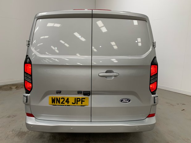Ford Transit Custom 300 L2 Diesel 2.0 Eco Blue 136ps H1 Van Limited 9