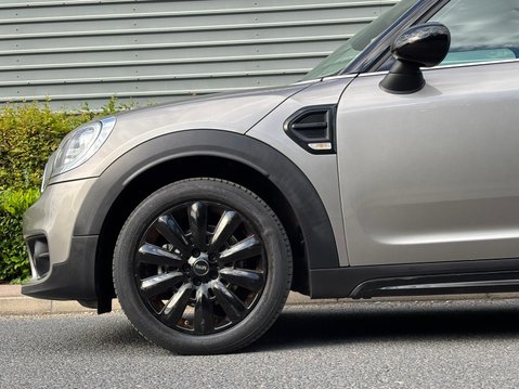 Mini Countryman COOPER 9