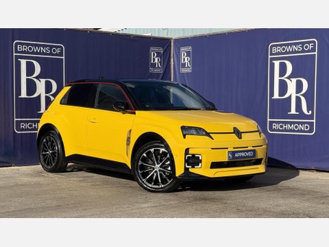 Renault 5 comfort range 52kWh iconic five Hatchback 5dr Electric Auto (150 ps) 1