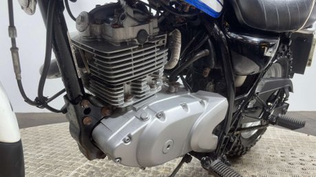 Suzuki RV125 VANVAN 125 2016 28K VERY CLEAN ICONIC SAND BIKE 125CC NAKED LEARNER 17