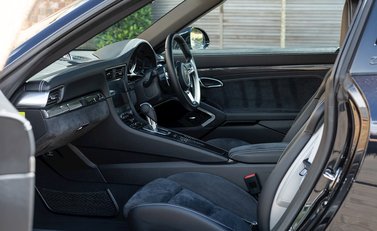 Porsche 911 (991.2) Targa 4 GTS 16