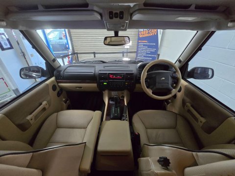 Land Rover Discovery 2.5 TD5 ES Premium Station Wagon 5dr Diesel Automatic (7 Seats) (284 g/km, 3
