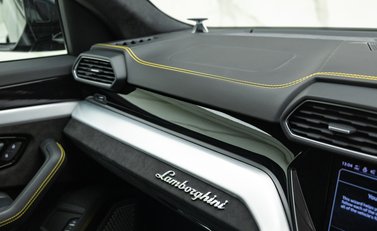 Lamborghini Urus S 24