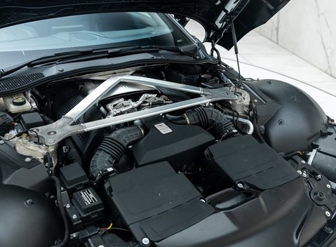 Aston Martin Vantage V8 43