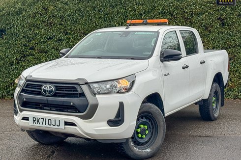 Toyota Hilux Active | 2.4 LT | AC | Sensors | Double Cab |