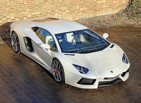 Lamborghini Aventador LP 700-4 4