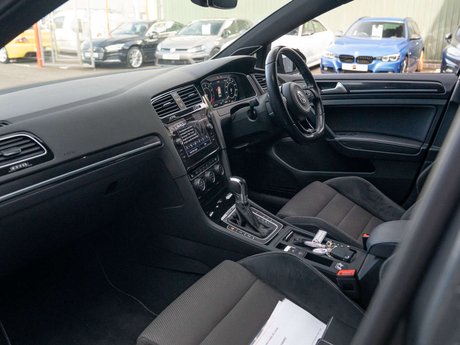 Volkswagen Golf 2.0 Golf R TSi 4Motion Semi-Auto 4WD 5dr 8