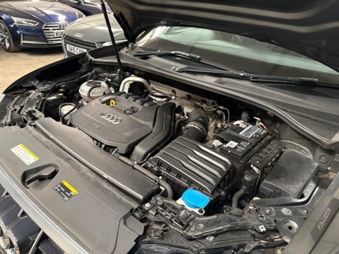 Audi Q3 1.5 TFSI CoD 35 S line S Tronic Euro 6 (s/s) 5dr 49