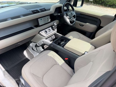 Land Rover Defender 3.0 Defender 90 XS Edition MHEV Auto 4WD 3dr 24