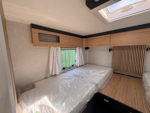 Pilote P740FGJ Evidence 2025 MODEL 38