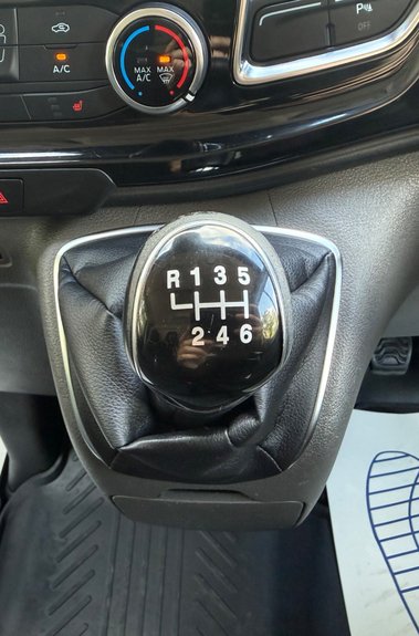 Ford Transit Custom 300 LIMITED L2 H1 -NO VAT -WETBELT DONE -LONG WHEEL BASE -20 INCH ALLOYS 
