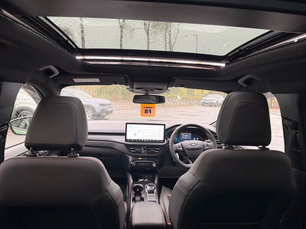 Ford Kuga ST-LINE X 15