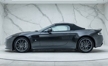 Aston Martin V12 Vantage S ROADSTER 4
