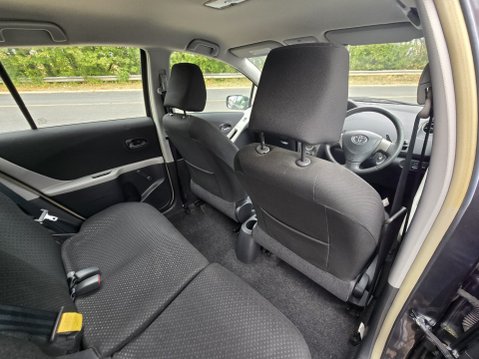 Toyota Yaris T SPIRIT MM VVT-I 19
