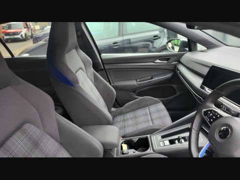Volkswagen Golf GTE DSG 12