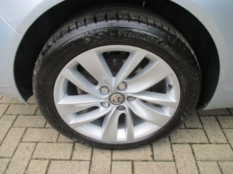 Vauxhall Insignia 1.8 16V SRi Euro 5 5dr 10