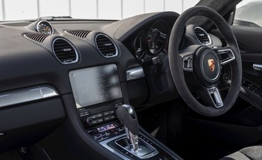 Porsche 718 Cayman GTS 15