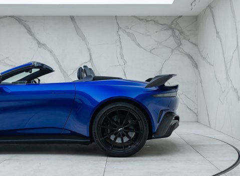 Aston Martin V12 Vantage ROADSTER 50