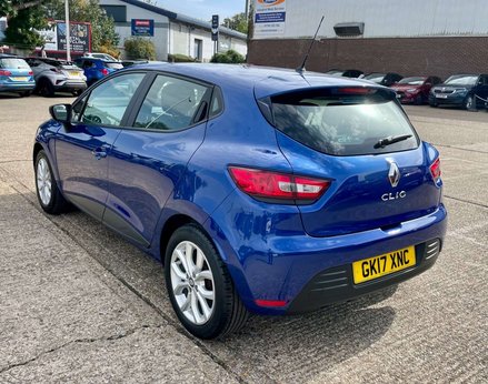 Renault Clio 1.1 Clio Play 5dr 9