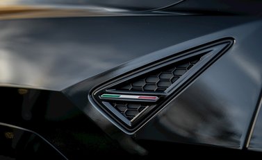 Lamborghini Urus 30
