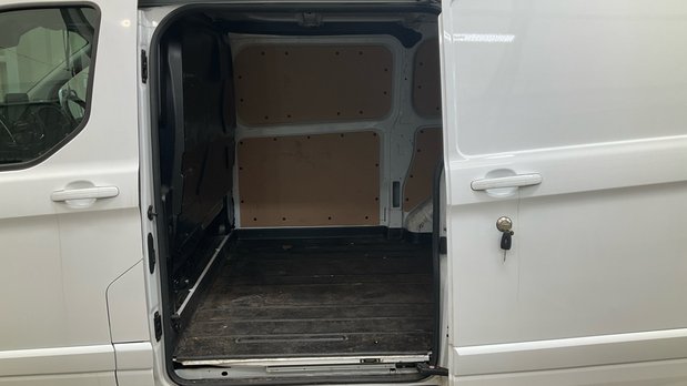 Ford Transit Custom SWB L1H1 Low Roof Limited 300 Air Con Alloys Sensors EURO 6 NO VAT 8
