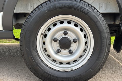 Ford Transit 350 L3 H2 130 ps Panel Van with Air Con 28