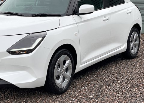 Suzuki Swift 1.2 Mild Hybrid Motion  9