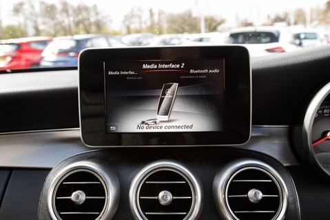 Mercedes-Benz C Class C 200 AMG LINE PREMIUM 27