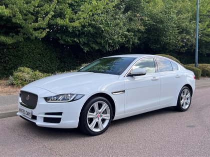 Jaguar XE 2.0i Portfolio Auto AWD Euro 6 (s/s) 4dr