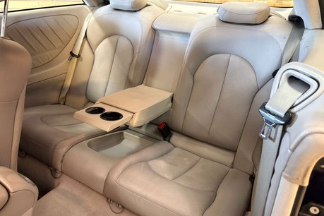 Mercedes-Benz CLK 3.2 CLK320 Elegance Coupe 2dr Petrol Automatic (250 g/km, 215 bhp) 38