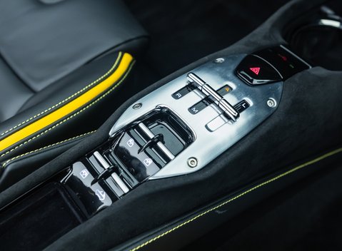 Ferrari SF90 Spider 25