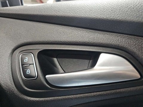 Ford Focus 1.0 Focus Zetec 5dr 40