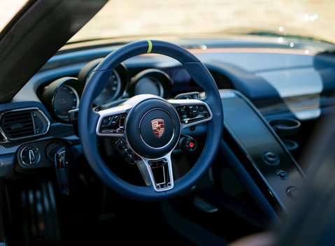 Porsche 918 Spyder Weissach 13