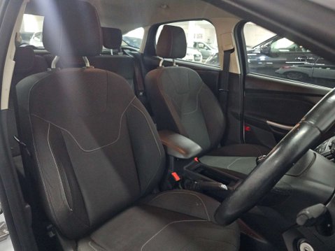 Ford Focus 1.0 Focus Zetec 5dr 16