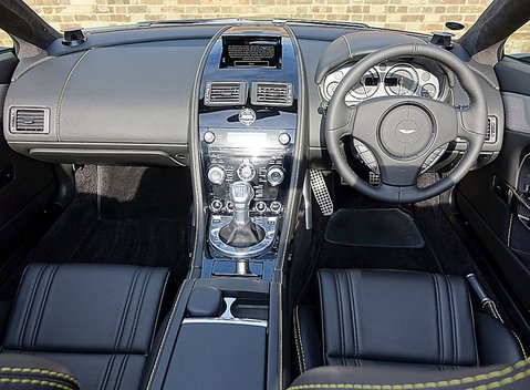 Aston Martin V12 Vantage Roadster 9