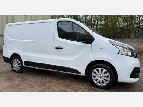 Renault Trafic 1.6 dCi 27 Business+ Panel Van 5dr Diesel Manual SWB Standard Roof Euro 5 ( 1
