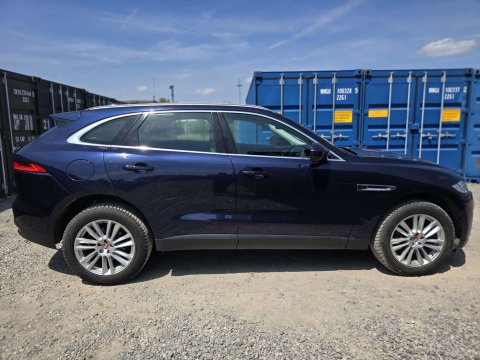 2017 Jaguar F-PACE thumbnail 6