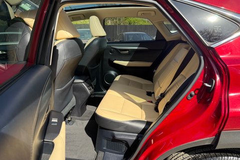 Lexus NX 300H LUXURY - PANORAMIC ROOF -2 OWNERS - 7 LEXUS SERVICES 16