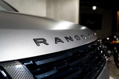 Land Rover Range Rover SV EDITION ONE. FULL SATIN PPF. CARBON CERAMIC BRAKES. SLIDING PANO ROOF. 17